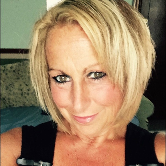 Meet your Posher, Lorie - Picture 1 of 1